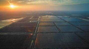 寶應(yīng)漁光互補光伏發(fā)電領(lǐng)跑全國