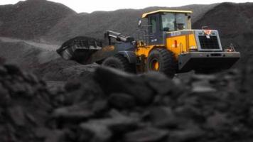 國家發(fā)改委等相關管理部門召開會議，研究部署平抑煤價上漲