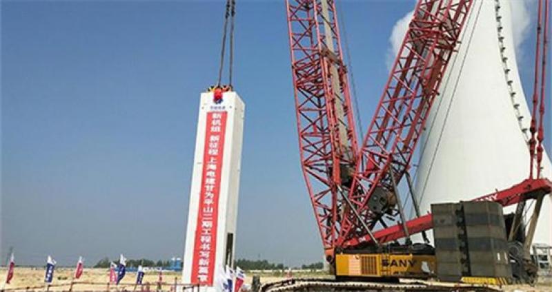 世界首臺(tái)135MW超超臨界機(jī)組鍋爐鋼架開吊