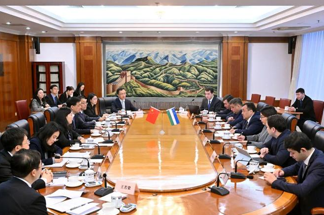 國家發(fā)展改革委副主任周海兵會見烏茲別克斯坦投資、工業(yè)和貿易部副部長卡西莫夫
